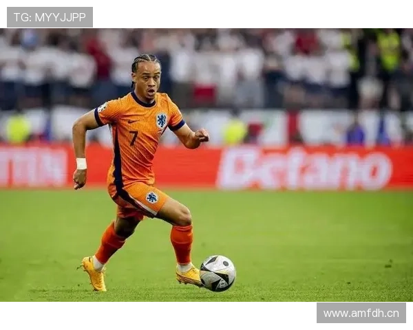 哈维·西蒙斯视野开阔助球队进攻组织更显流畅