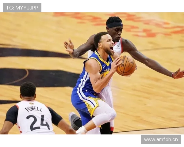 拉里伯德无球跑位胜库里，中距离更致命